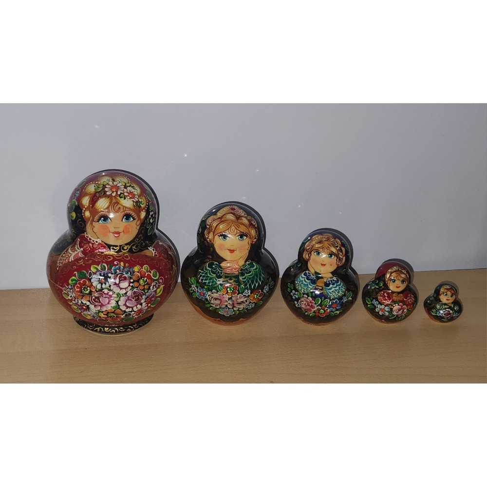 VINTAGE Russian Matryoshka Wooden Nesting Dolls Hand‎ Painted SET OF 5 Girls